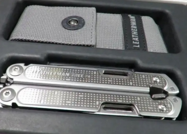 Мультитул Leatherman Free P4 (832642)