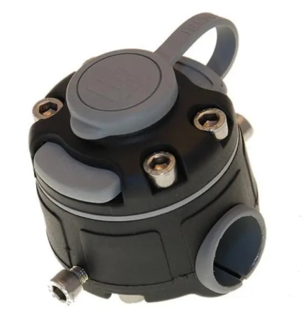 Замок та монтажний майданчик FASTEN для встановлення на трубу 22, 25 мм (FMr125) (01.01.008.02.01) чорний