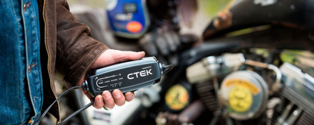 Зарядний пристрій CTEK CT5 Powersport EU LA and Lithium (40-310)
