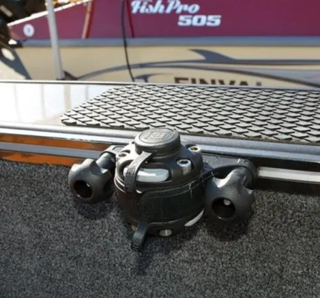 Замок та монтажний майданчик FASTEN для встановлення на С-подібний профіль (FMa) (01.01.013.02.01) чорний